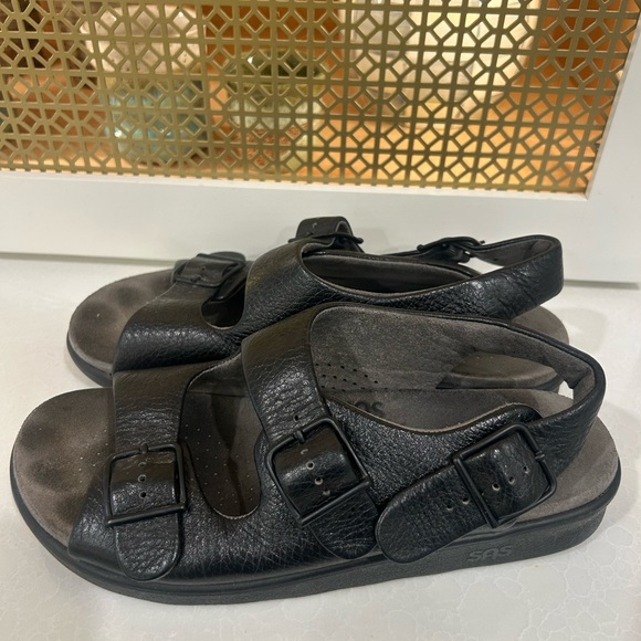 SAS Black Leather Buckle Sandals 8.5 N - Picture 1 of 7